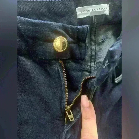 Good American Woman’s dark wash Jeans size 8/29 - Picture 4 of 10